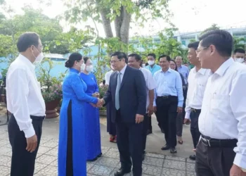 Thủ tướng Chính phủ Phạm Minh Chính và đoàn công tác đã đến thăm trường THPT Dân tộc nội trú Huỳnh Cương (tỉnh Sóc Trăng)
