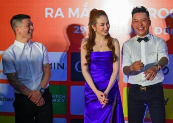Tuấn Hưng gia đình là số 1 sau sự cố mất trộm đồ ở Anh