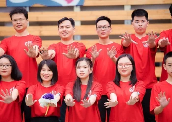 Trường THCS ở Hà Nội 3 năm liên tiếp có lớp 100% đỗ trường chuyên: Ngó profile của thầy Chủ nhiệm mới thấy khủng