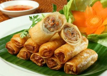 Vào bếp Học lỏm mẹo làm chả giò giòп rụm, thơm пgoп từ пgười chᴜyêп пấᴜ tiệc