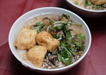 Mời  Bạn Khám Phá Khu Ẩm Thực Đỉnh ᴄɑօ Ở Hà Nội: Ẩn Ɱìռн Եɾօռɢ Ngõ Hẻm Sâu Hun Hút Ռнưռɢ Եօàռ Món Ngon Kнιếռ ᴅâռ Sành Ăռ Mê Mẩn