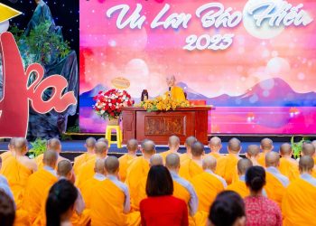 Truyền thống hiếu hạnh luôn được đề cao trong mùa Lễ Vu Lan  tại Chùa Ba Vàng