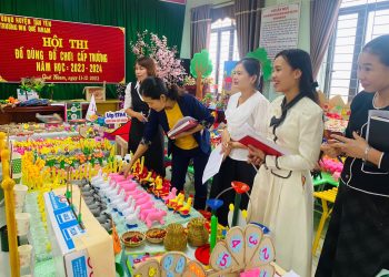 NHỮNG ĐÔI BÀN TAY SÁNG TẠO – HỘI THI ĐỒ DÙNG ĐỒ CHƠI TRƯỜNG MẦM NON QUẾ NHAM